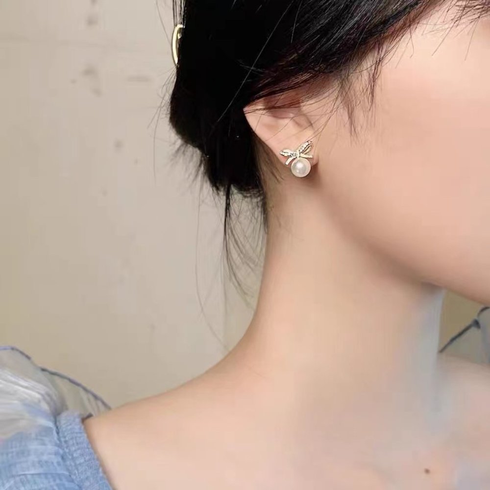 Bow pearl earrings